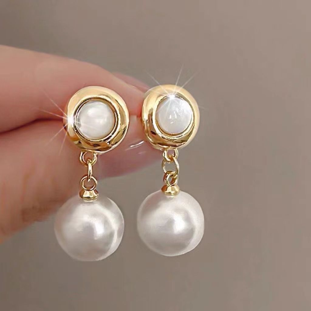 Trendy Earrings for Women & Girls | Korean, Statement, Stud, Hoop & Party Wear Earrings Online
