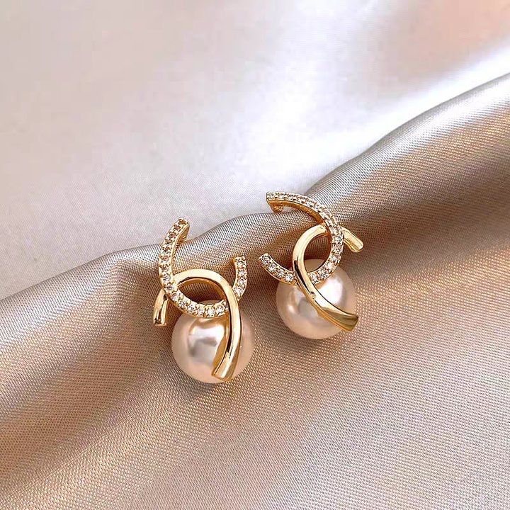 Trendy Earrings for Women & Girls | Korean, Statement, Stud, Hoop & Party Wear Earrings Online