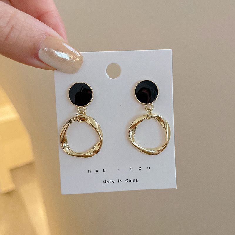 Trendy Earrings for Women & Girls | Korean, Statement, Stud, Hoop & Party Wear Earrings Online