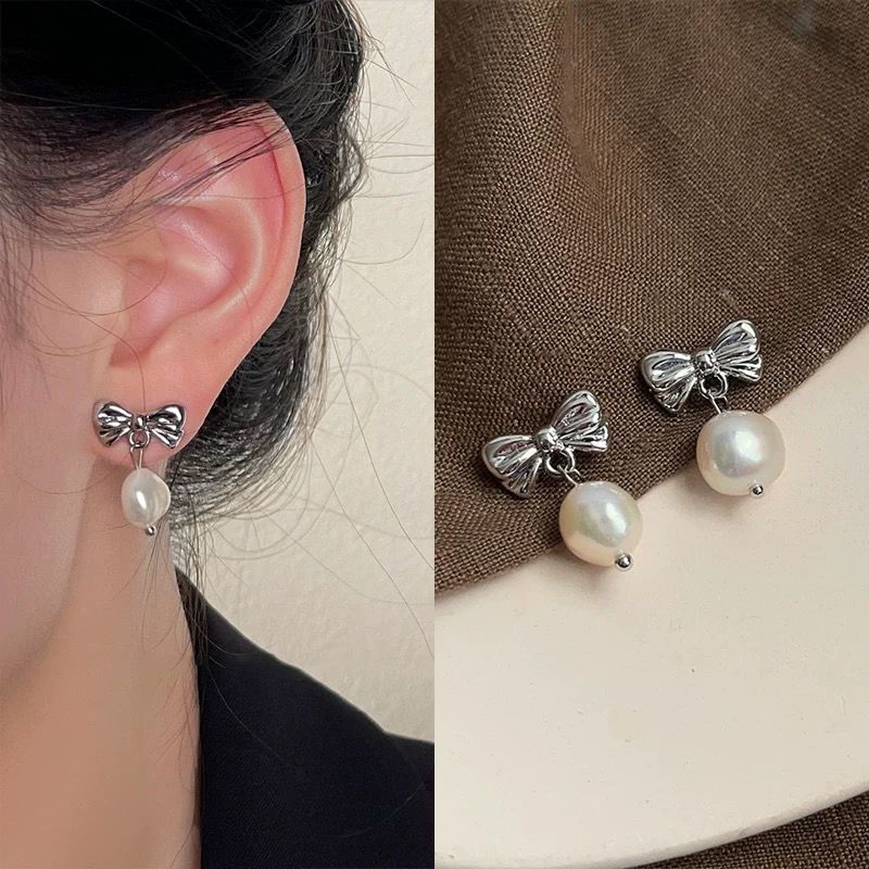 Trendy Earrings for Women & Girls | Korean, Statement, Stud, Hoop & Party Wear Earrings Online