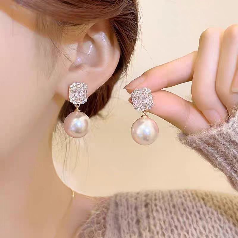 Trendy Earrings for Women & Girls | Korean, Statement, Stud, Hoop & Party Wear Earrings Online