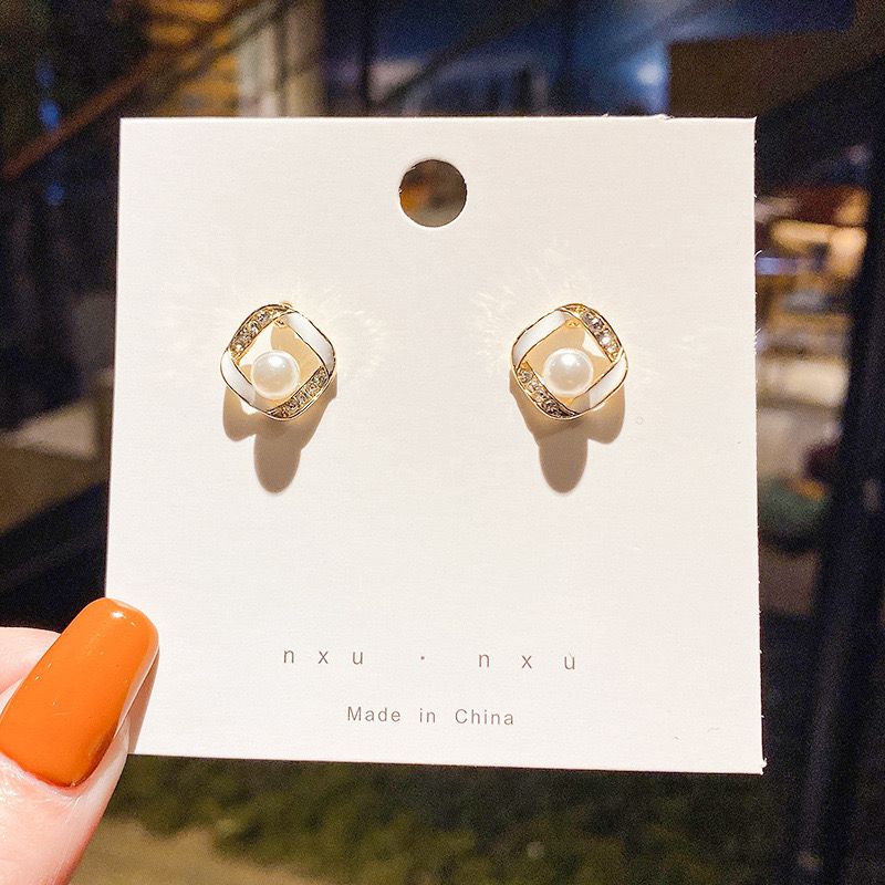 Trendy Earrings for Women & Girls | Korean, Statement, Stud, Hoop & Party Wear Earrings Online