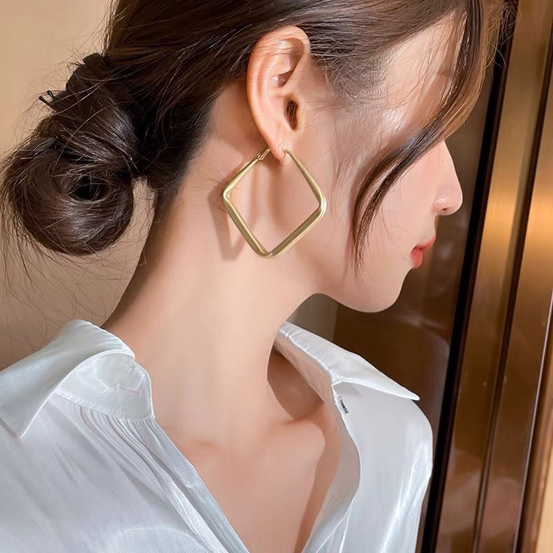 Buy Earrings Online in India | Stylish Earrings for Women & Girls | Korean, Daily Wear, Party Wear, Budget & Premium Jewellery | Oora by Zivya