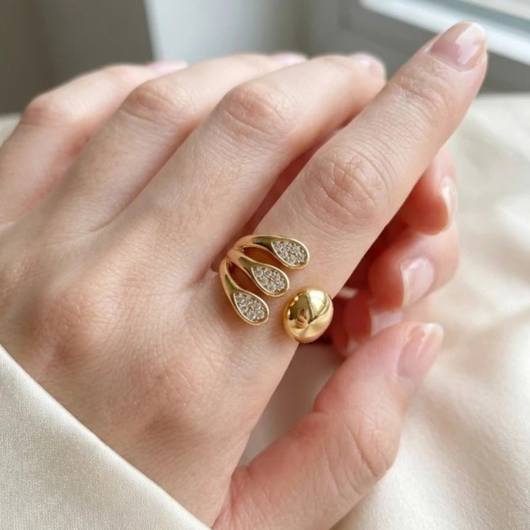 Fashionable drop hug ring for women and girls