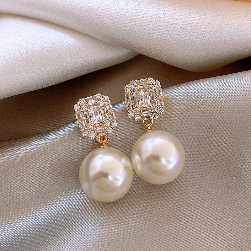 Trendy Earrings for Women & Girls | Korean, Statement, Stud,  Hoop & Party Wear Earrings Online