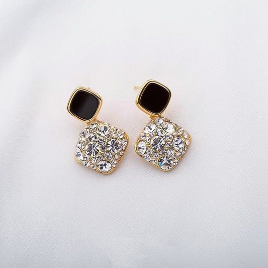 Trendy Earrings for Women & Girls | Korean, Statement, Stud,  Hoop & Party Wear Earrings Online )