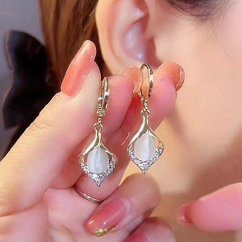 Trendy Earrings for Women & Girls | Korean, Statement, Stud,  Hoop & Party Wear Earrings Online