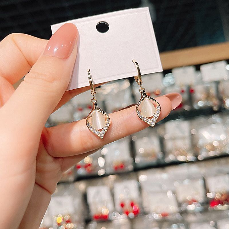 Trendy Earrings for Women & Girls | Korean, Statement, Stud,  Hoop & Party Wear Earrings Online