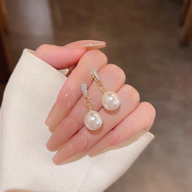 Trendy Earrings for Women & Girls | Korean, Statement, Stud,  Hoop & Party Wear Earrings Online