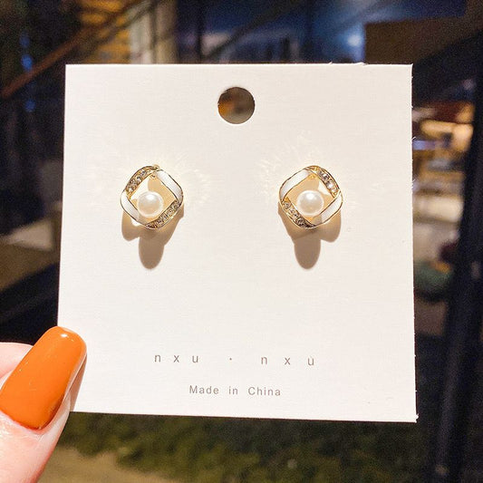 Trendy Earrings for Women & Girls | Korean, Statement, Stud,  Hoop & Party Wear Earrings Online