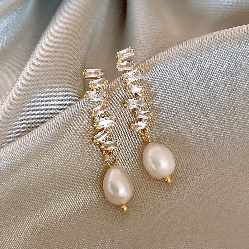 Trendy Korean Style pearl gold drop  Earrings for Women | gold Plated Fashion Earrings | Lightweight Party Wear Jewellery|